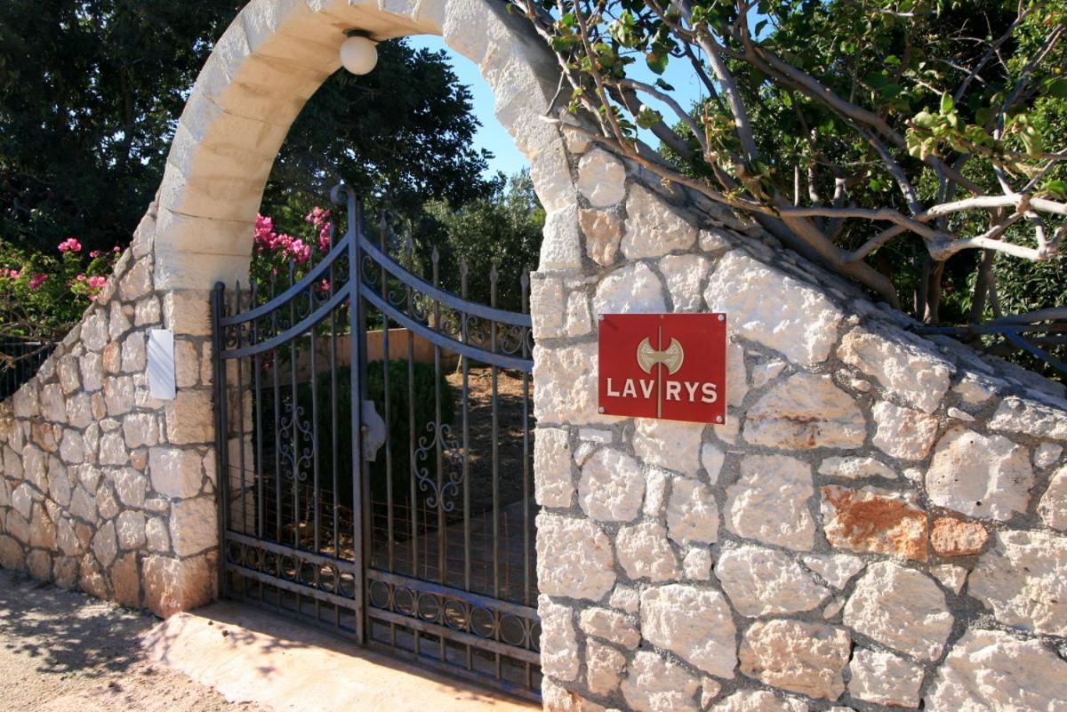 Seaside, Relaxing Family House With Playground! Villa Lavrys 4 Мараті Екстер'єр фото