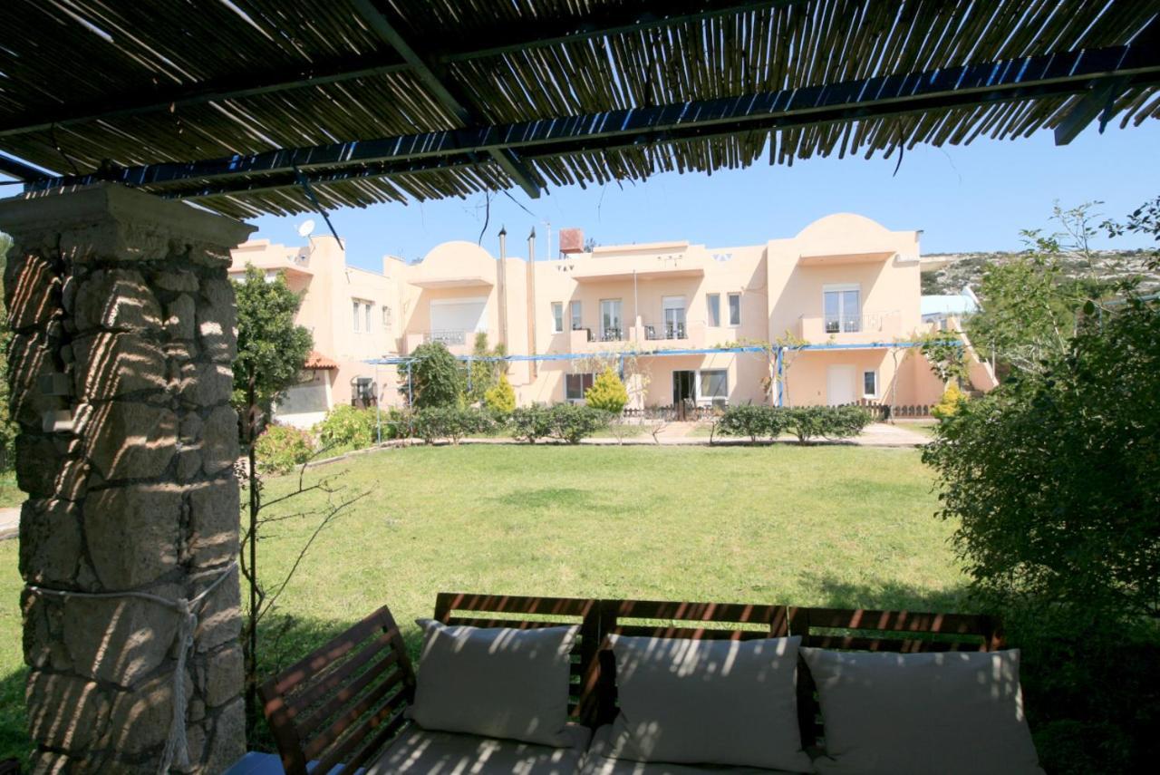 Seaside, Relaxing Family House With Playground! Villa Lavrys 4 Мараті Екстер'єр фото