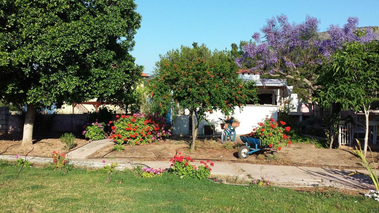 Seaside, Relaxing Family House With Playground! Villa Lavrys 4 Мараті Екстер'єр фото